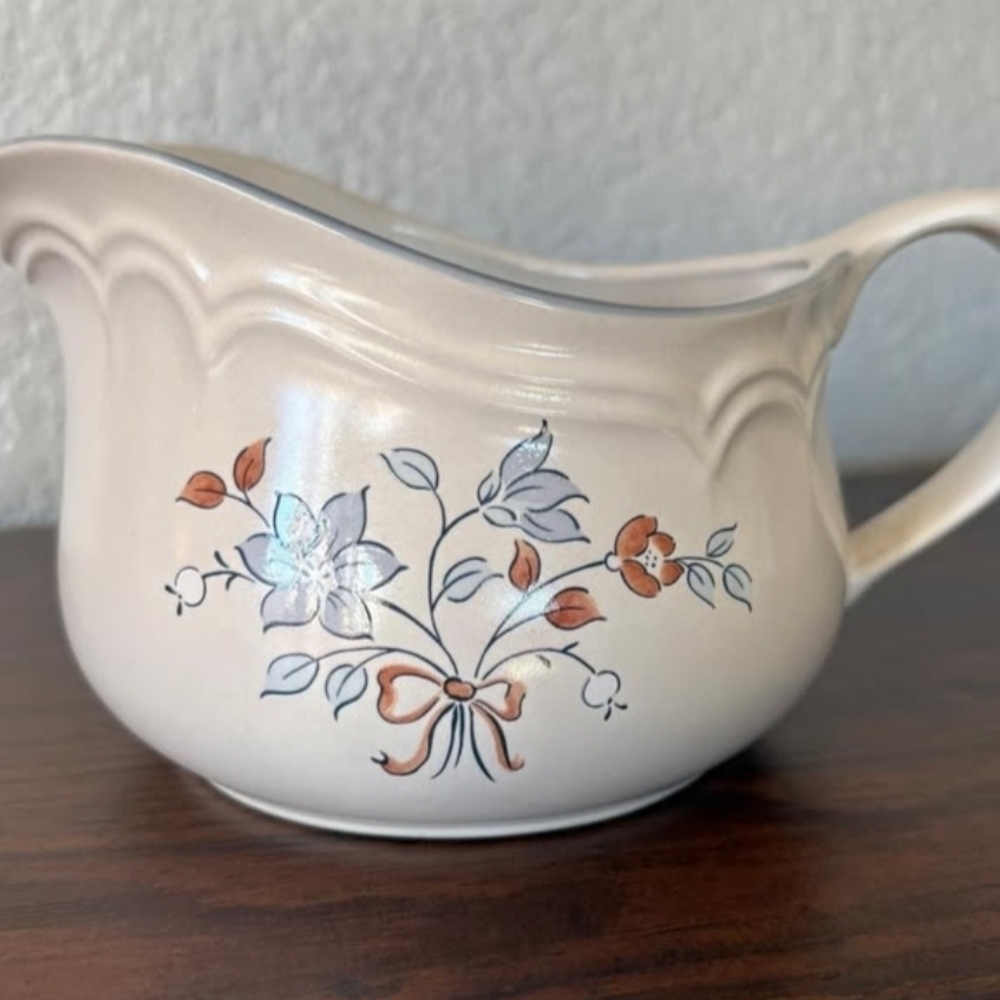 Cordella Collection Stoneware Gravy Boat